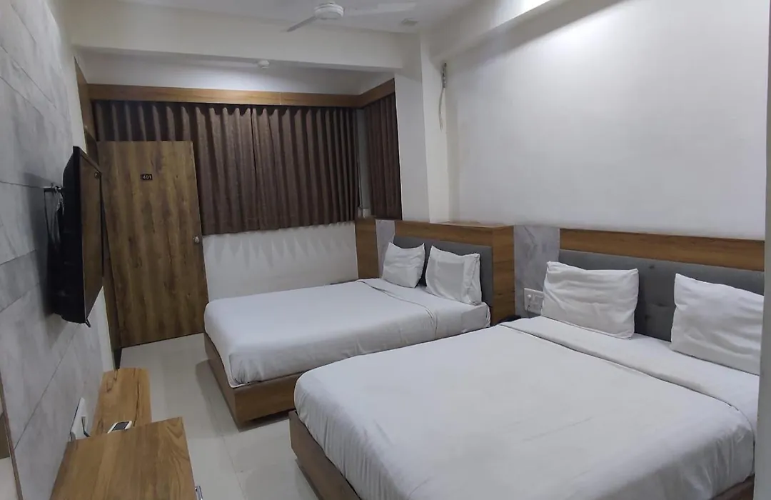 Hotel Bhavya-1