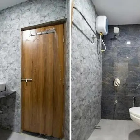Hotel Bhavya-2